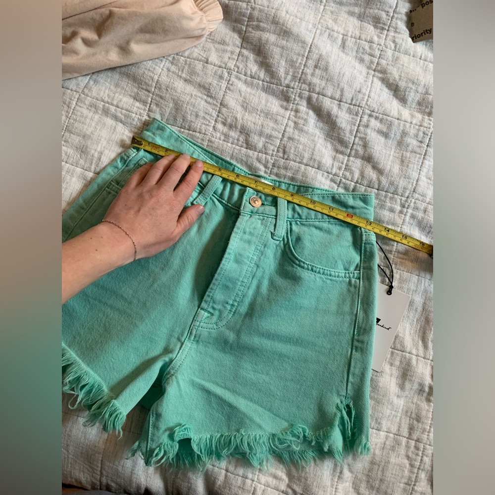 The easy ruby  cutoff short - Picture 4 of 4